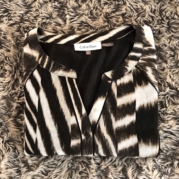Calvin Klein Animal Print Blouse - Picture 2 of 6